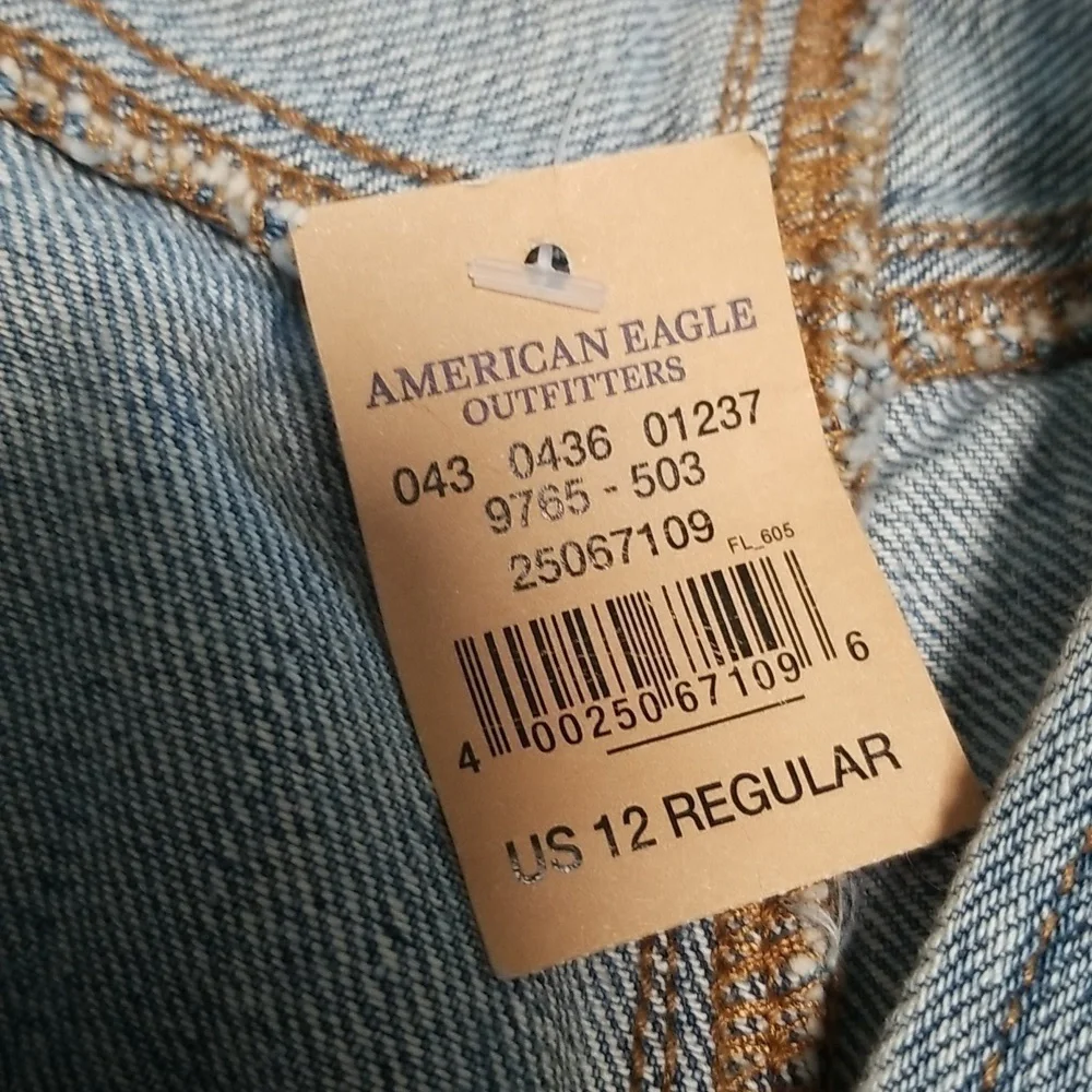 American Eagle Vintage Hi Rise Two Tone Denim Button Fly Size 12 NWT - Picture 8 of 11
